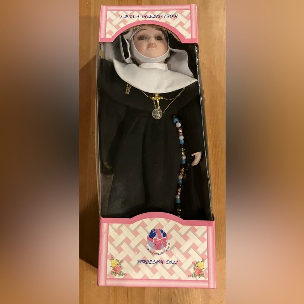 EUC J Misa Collection Porcelain Nun Doll with Black & White Attire 14.5” w/stand